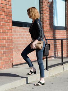 Emma Stone feet photo thumbnail