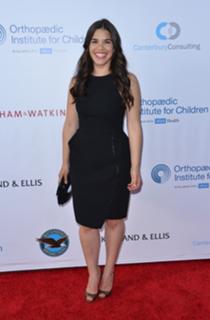 America Ferrera feet photo thumbnail
