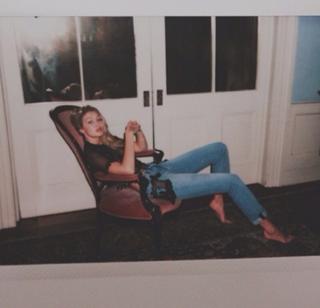 Gigi Hadid feet photo thumbnail