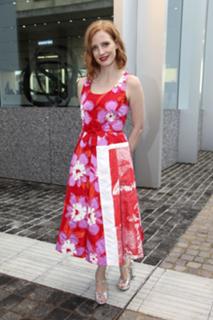 Jessica Chastain feet photo thumbnail