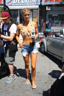 Nina Agdal feet photo thumbnail