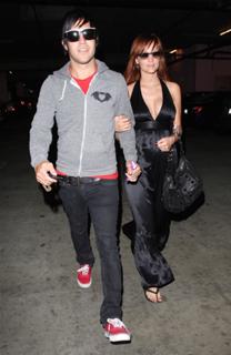 Ashlee Simpson feet photo thumbnail