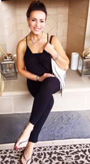 Lisa Robertson feet photo thumbnail