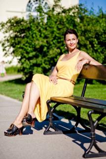 Anna Popek feet photo thumbnail