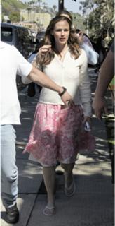 Jennifer Garner feet photo thumbnail