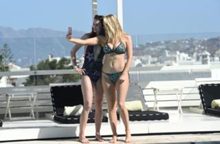 Ashley James feet photo thumbnail