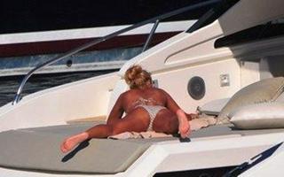 Pinar Altug feet photo thumbnail