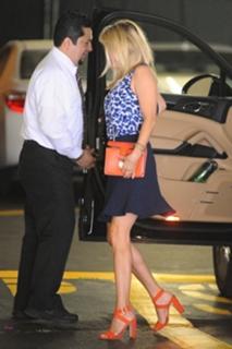 Reese Witherspoon feet photo thumbnail