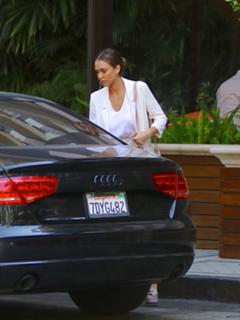 Jessica Alba feet photo thumbnail
