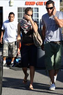 Jessica Alba feet photo thumbnail