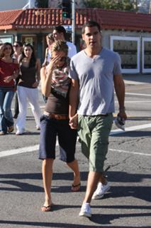 Jessica Alba feet photo thumbnail