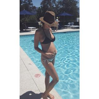 Kristin Cavallari feet photo thumbnail