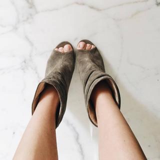 Kristin Cavallari feet photo thumbnail