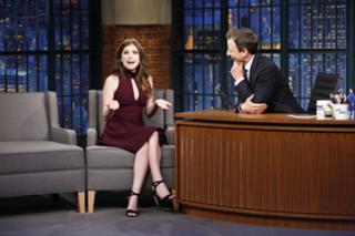 Anna Kendrick feet photo thumbnail
