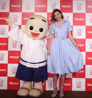 Miranda Kerr feet photo thumbnail