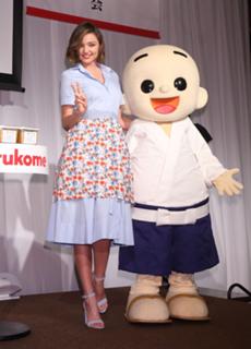 Miranda Kerr feet photo thumbnail