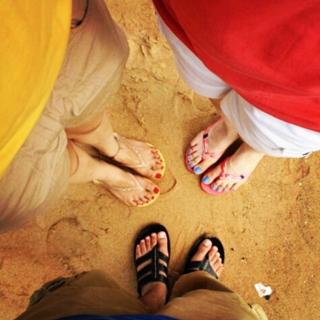 Zareen Khan feet photo thumbnail