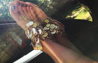 Anna Mucha feet photo thumbnail