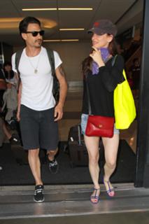 Juliette Lewis feet photo thumbnail