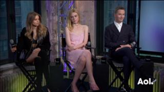 Elle Fanning feet photo thumbnail