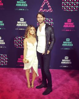 Maren Morris feet photo thumbnail