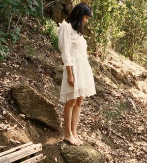 Selma Blair feet photo thumbnail