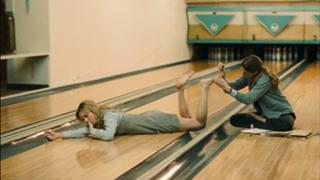 Brie Larson feet photo thumbnail
