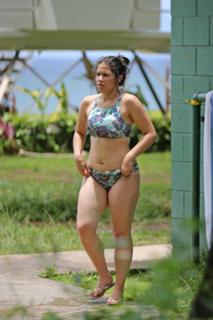 America Ferrera feet photo thumbnail