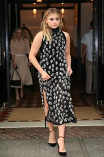 Chloë Grace Moretz feet photo thumbnail