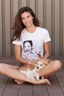 Sara Sampaio feet photo thumbnail