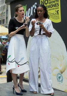 Kelly Rowland feet photo thumbnail