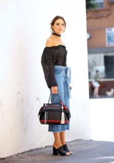 Olivia Culpo feet photo thumbnail