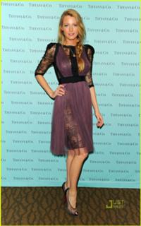 Blake Lively feet photo thumbnail