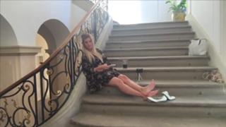 Justine Ezarik feet photo thumbnail