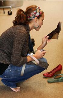 Jessica Alba feet photo thumbnail