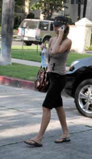 Jessica Alba feet photo thumbnail