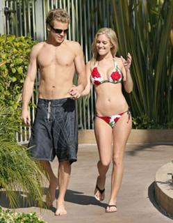 Heidi Montag feet photo thumbnail