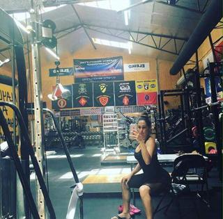 Nikki Garcia feet photo thumbnail