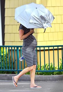 Megan Fox feet photo thumbnail