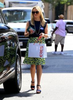 Reese Witherspoon feet photo thumbnail
