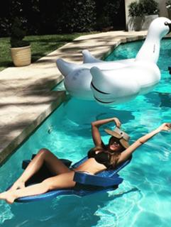 Sofía Vergara feet photo thumbnail