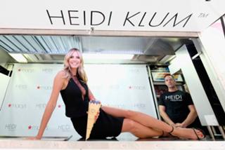 Heidi Klum feet photo thumbnail