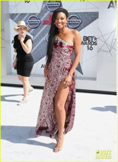 Gabrielle Union feet photo thumbnail
