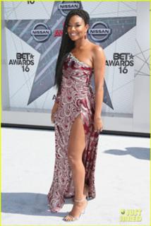 Gabrielle Union feet photo thumbnail