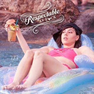 Aubrey Plaza feet photo thumbnail
