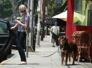 Amanda Seyfried feet photo thumbnail