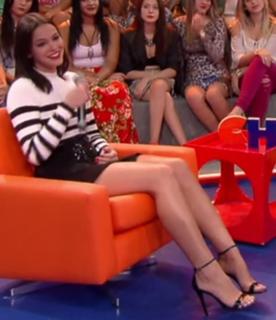 Bruna Marquezine feet photo thumbnail