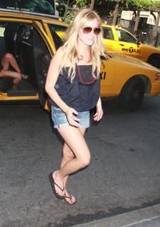 Kristin Cavallari feet photo thumbnail