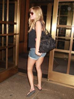 Kristin Cavallari feet photo thumbnail