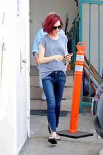 Lily Collins feet photo thumbnail